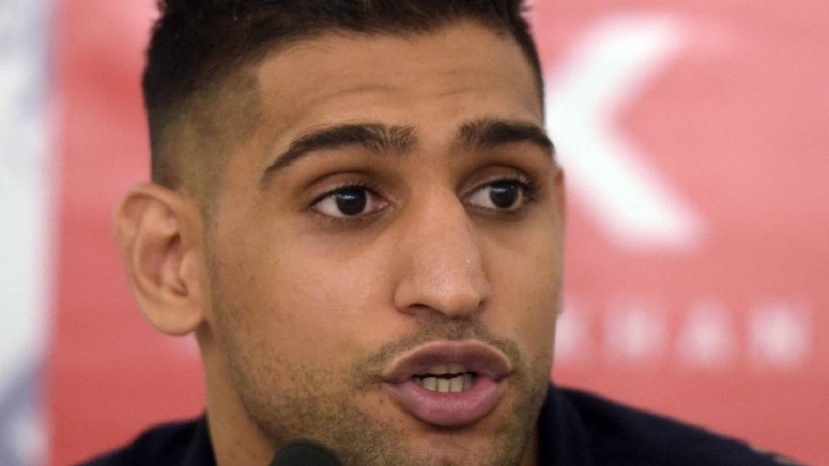 Boxer Amir Khan receives death threats over Christmas tree post - AS.com