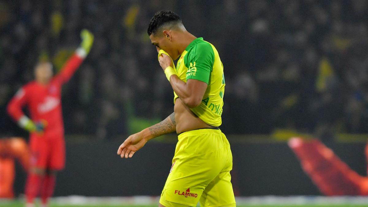 Nantes' Carlos has red card overturned after being kicked by referee