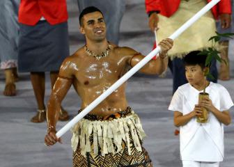 Tonga's oiled-up Olympic flagbearer qualifies for Winter Games
