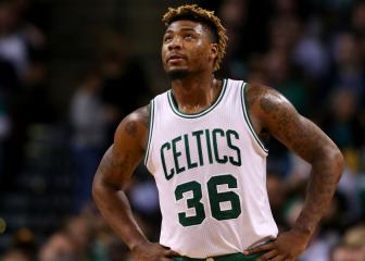 Celtics guard Smart hurt taking a swipe at picture frame