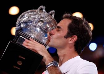 Tennis legend Rod Laver doffs cap to ever-dependable Federer