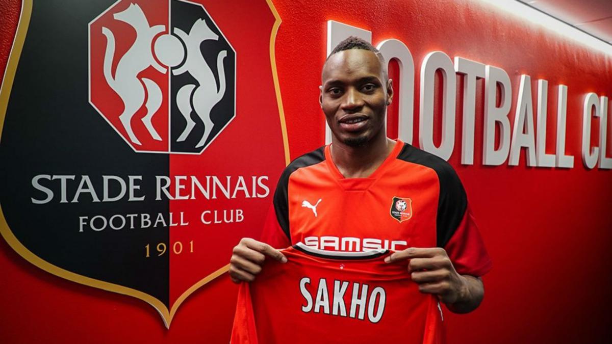 Sakho leaves West Ham to complete Rennes move