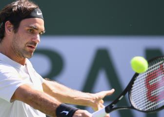 Federer cruises at Indian Wells, Thiem retires hurt