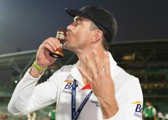 Kevin Pietersen retires from cricket to save rhinos