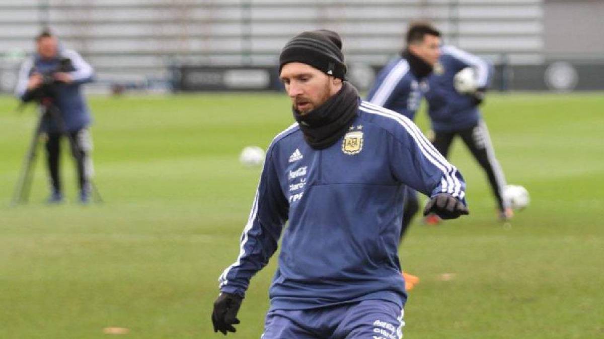 messi football trainer