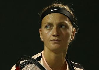 Kvitova crumbles in Charleston while Osaka rolls on