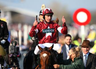 Tiger Roll wins Grand National in thrilling finish