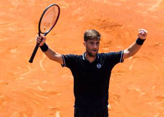 Djokovic stunned by Klizan in Barcelona