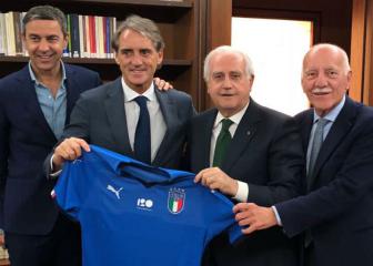 Mancini named new Italy boss