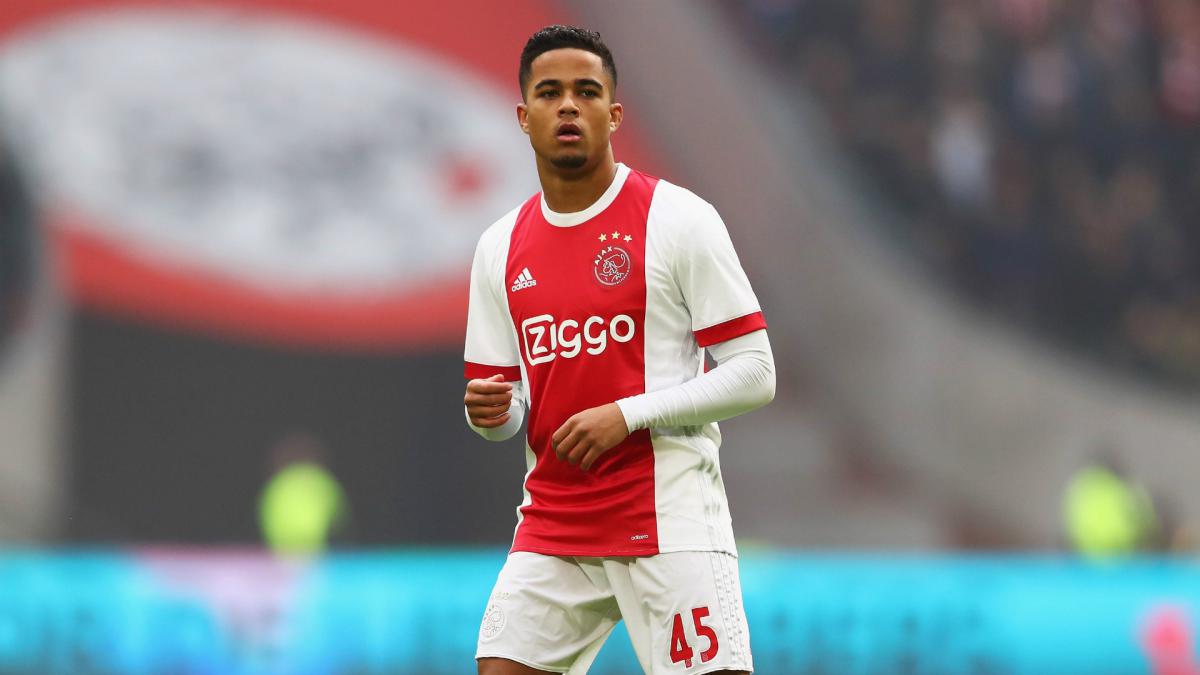 Kluivert preparing for Ajax exit after contract feud