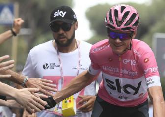 Froome wins Giro d'Italia to complete Triple Crown