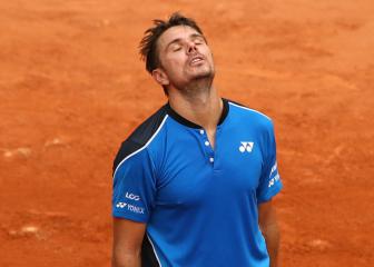 Wawrinka out in Paris as knee trouble continues