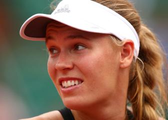 Wozniacki waltzes into third round