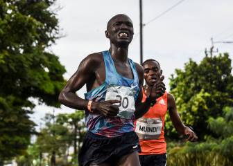 Kenyan runner Joseph Kiprono hit by car while leading Colombian half-marathon