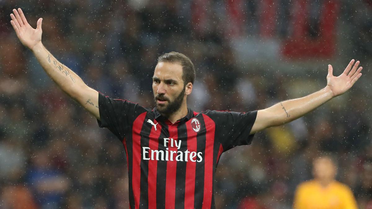 Gattuso urges Higuain to be less predictable with his movement