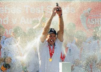 Andrew Strauss steps down as ECB director of cricket