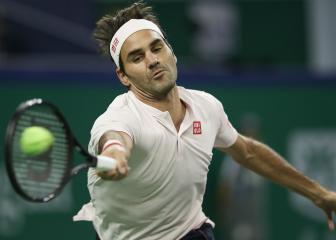 Federer sinks Nishikori to reach Shanghai semi-finals
