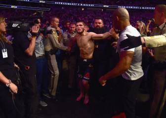 Khabib Nurmagomedov offers to fight Floyd Mayweather