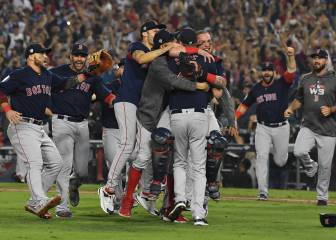 Price, Pearce lead Red Sox to World Series title
