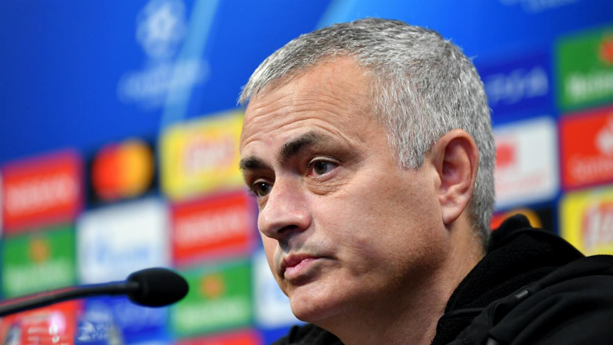 Mourinho takes TV pundit job after denying Benfica link