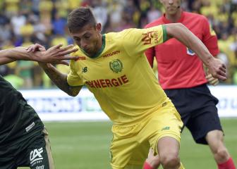 Police resume search for missing Sala plane