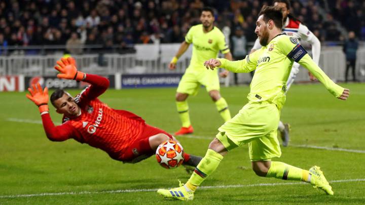 Lyon hold off toothless Barcelona