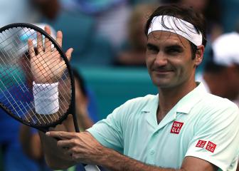 Federer rolls on as Dimitrov departs Miami