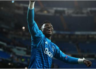 Ten Hag delighted with Onana renewal ahead of PSV clash