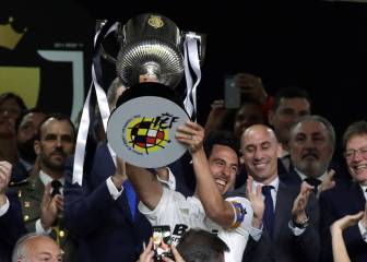 Gameiro and Rodrigo secure Copa del Rey for Valencia