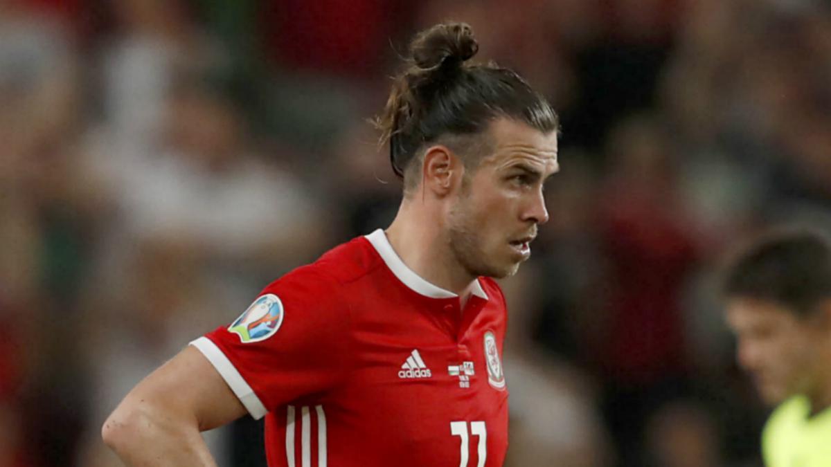 Giggs admits struggle to find effective role for Bale