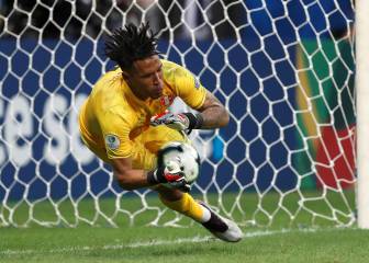 Peru hold their nerve in the penalty shoot-out