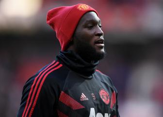Lukaku drops Man United exit hint with agent selfie