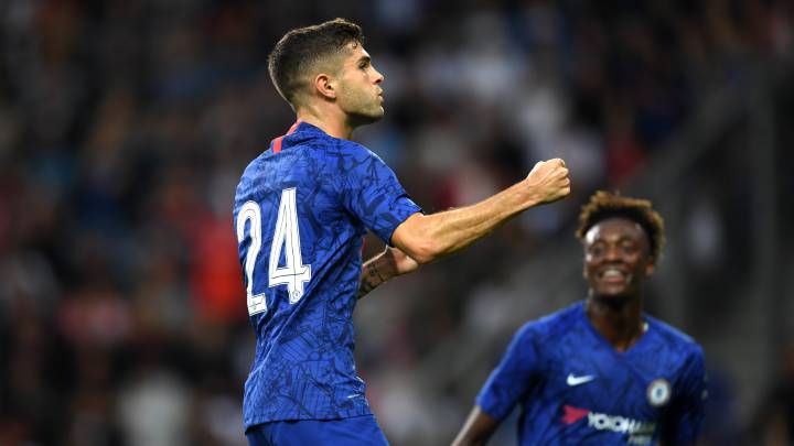 pulisic in chelsea jersey