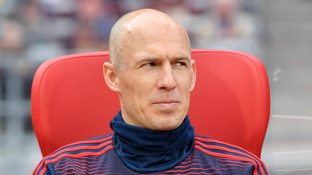 Bayern Munich Arjen Robben Considering Comeback As Com