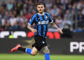 Icardi en route to Paris to sign for PSG