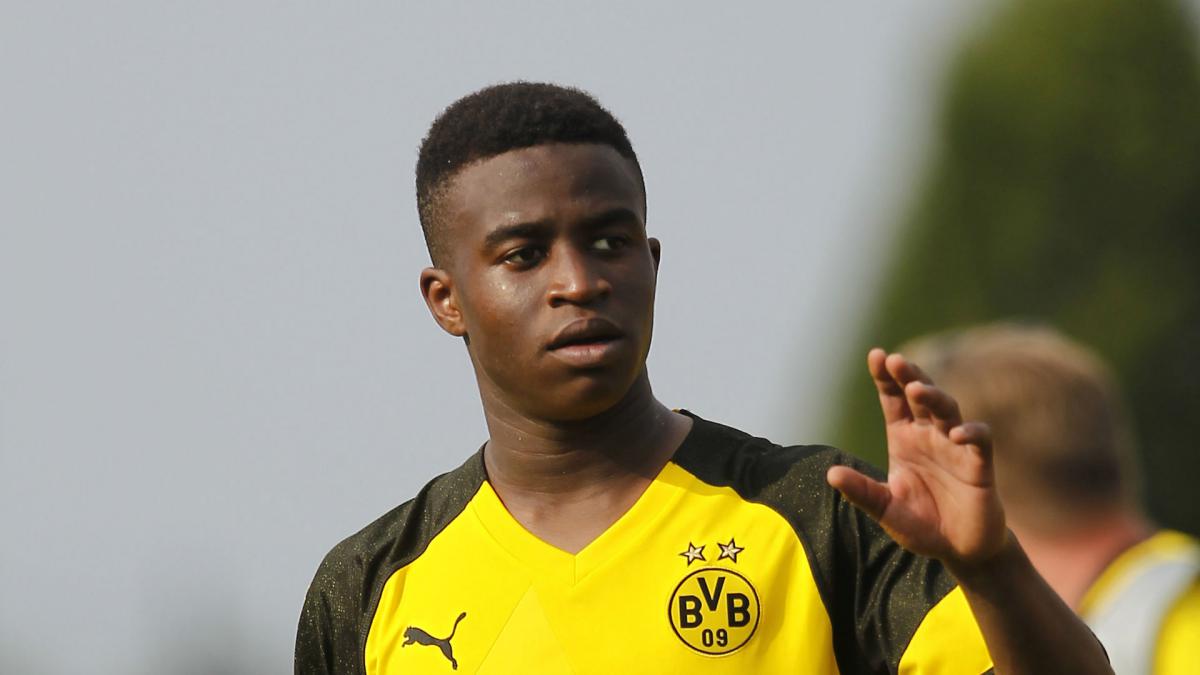 Borussia Dortmund 14-year-old Youssoufa Moukoko becomes ...