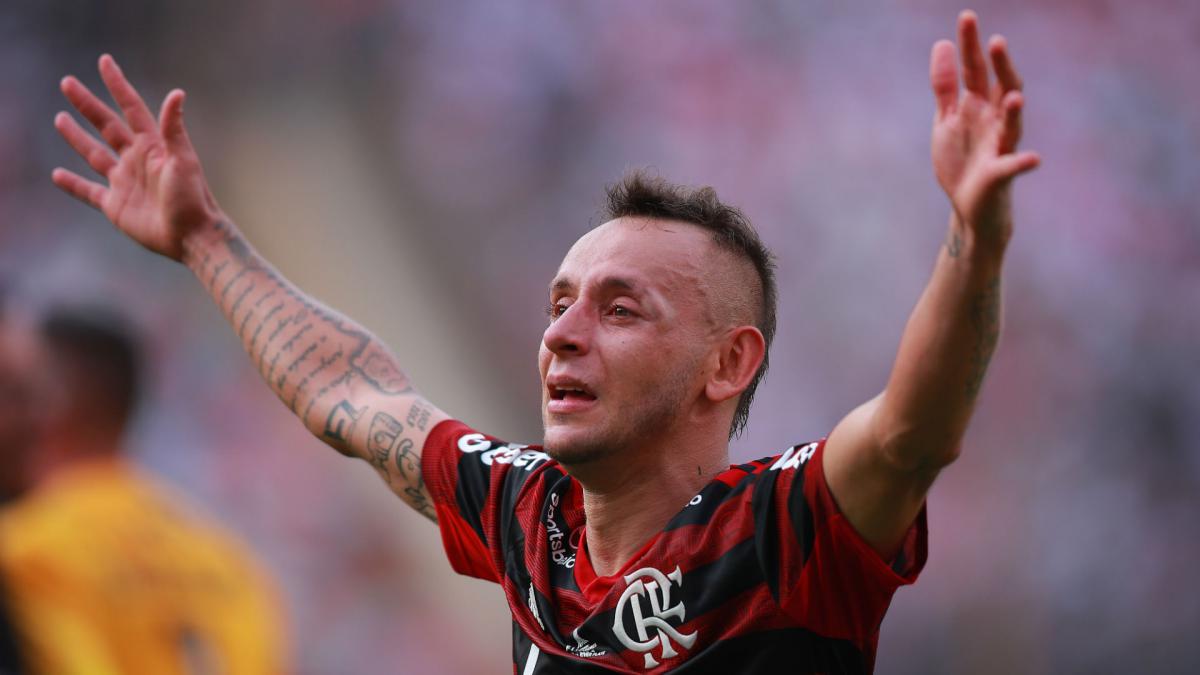 Rafinha to mark Flamengo's Copa Libertadores triumph with new tattoo