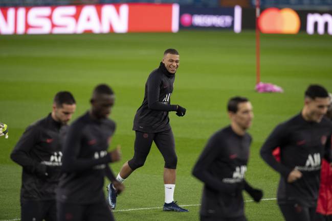 Real Madrid vs PSG: preview, predicted XIs, team news