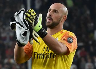 Reina joins Villa on loan while Begovic makes Milan move