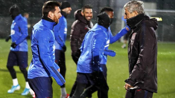 Setién forces Barça to train in deluge and Piqué reacts