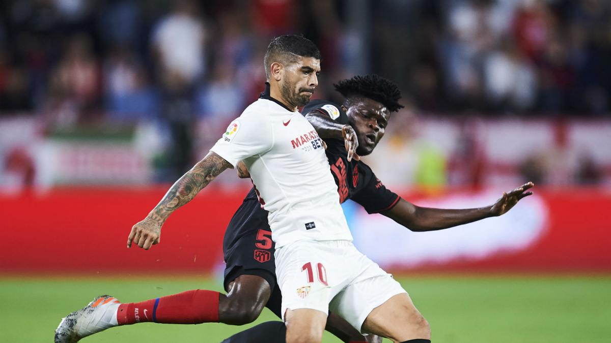 Al Shabab sign Sevilla playmaker Banega