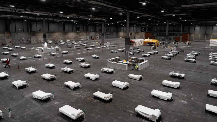 Coronavirus: Madrid conference centre becomes temporary hospital