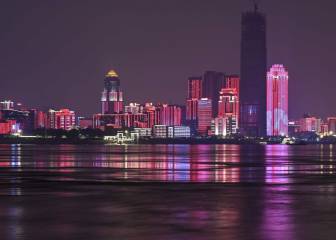 Message from Wuhan: residents tell the world to stay strong, stay indoors