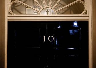 UK coronavirus situation: total cases and deaths