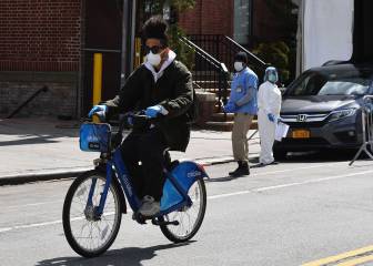 Coronavirus live: United
States passes 20,000 death toll