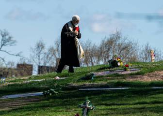 USA overtakes Italy in total number of coronavirus deaths