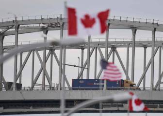 US - Canada border to remain closed for another 30 days