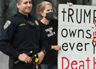 Protesters leave body bags outside NYC Trump hotel