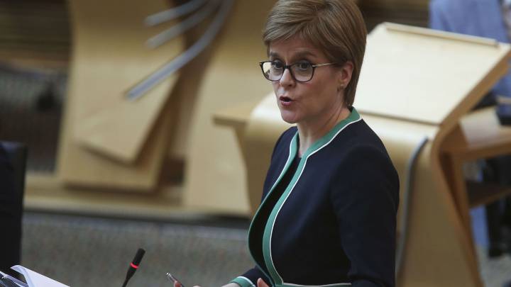 Sturgeon calls for discussion on border controls and reform in Scottish society