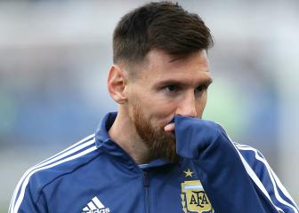 Aguero defends Messi from criticism over Argentina